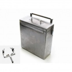 Toolbox, flat handle with...